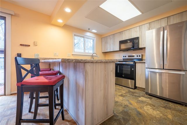 163 New Wickham Drive, Penfield, NY 14526