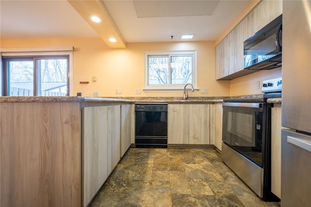 163 New Wickham Drive, Penfield, NY 14526