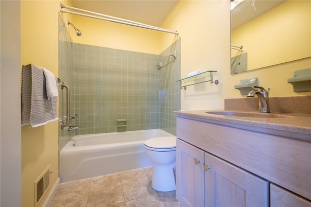 163 New Wickham Drive, Penfield, NY 14526