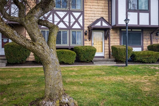 163 New Wickham Drive, Penfield, NY 14526