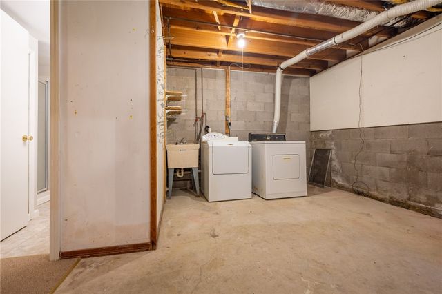 163 New Wickham Drive, Penfield, NY 14526