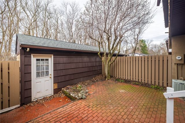 163 New Wickham Drive, Penfield, NY 14526