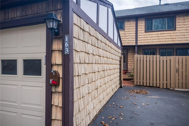 163 New Wickham Drive, Penfield, NY 14526