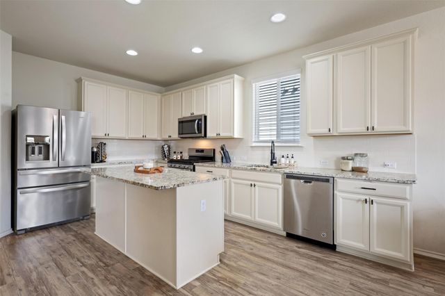 328 Thornless CIR, Buda, TX 78610