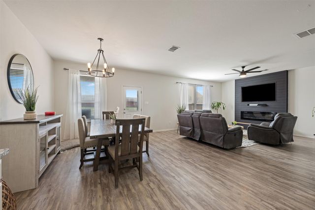 328 Thornless CIR, Buda, TX 78610