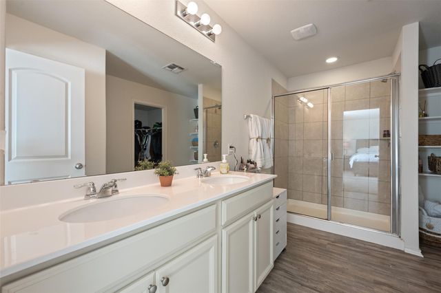 328 Thornless CIR, Buda, TX 78610