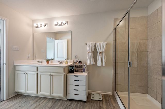328 Thornless CIR, Buda, TX 78610