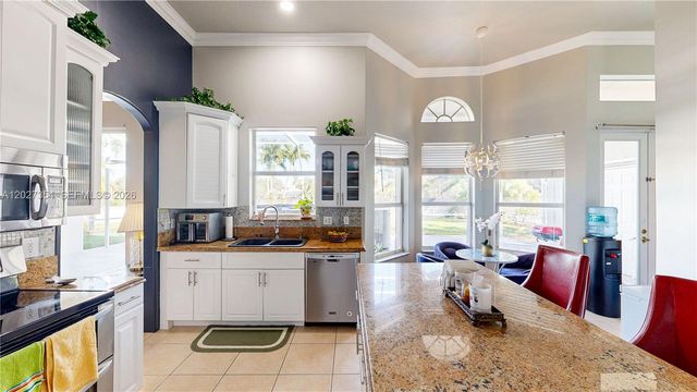 2835 Fairways Dr, Homestead, FL 33035