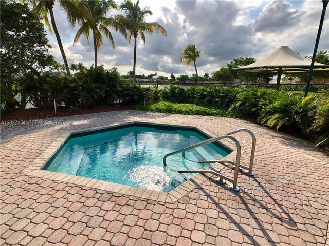 2835 Fairways Dr, Homestead, FL 33035