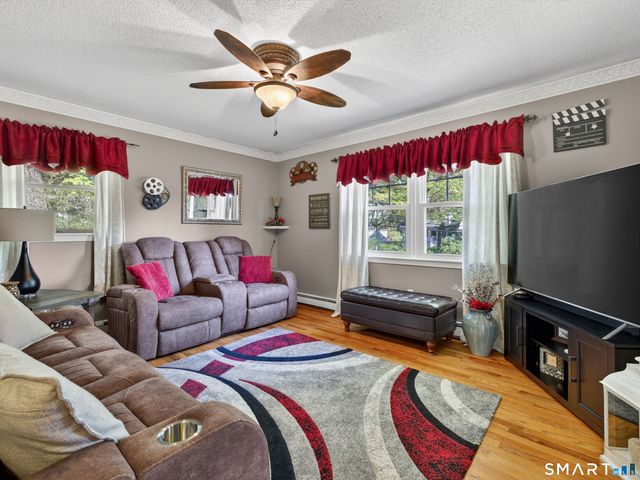 19 Power House Road, Montville, CT 06382