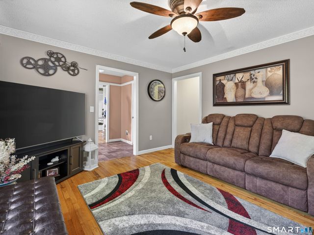 19 Power House Road, Montville, CT 06382