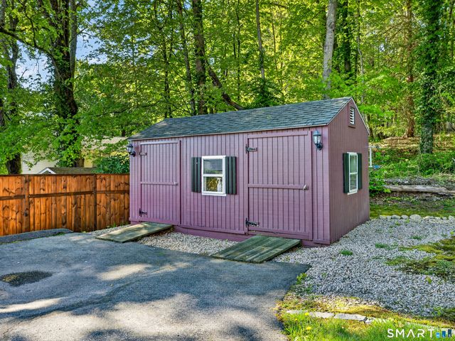 19 Power House Road, Montville, CT 06382