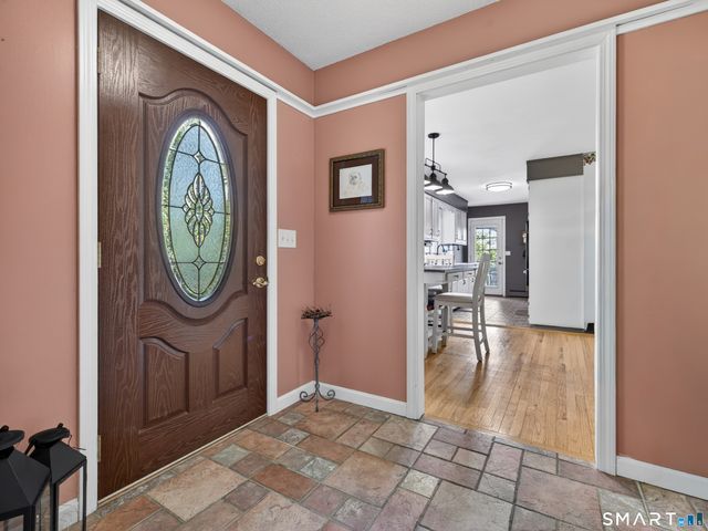 19 Power House Road, Montville, CT 06382