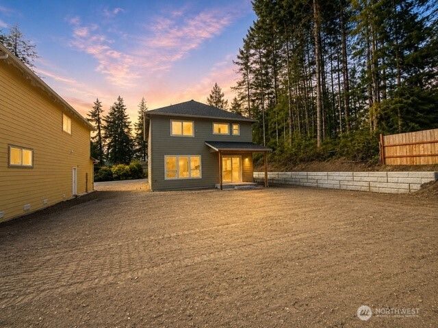 4140 Lakeview Avenue NW, Bremerton, WA 98312