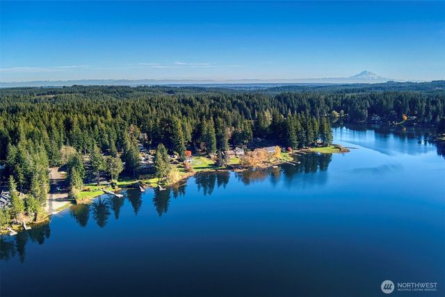 4140 Lakeview Avenue NW, Bremerton, WA 98312