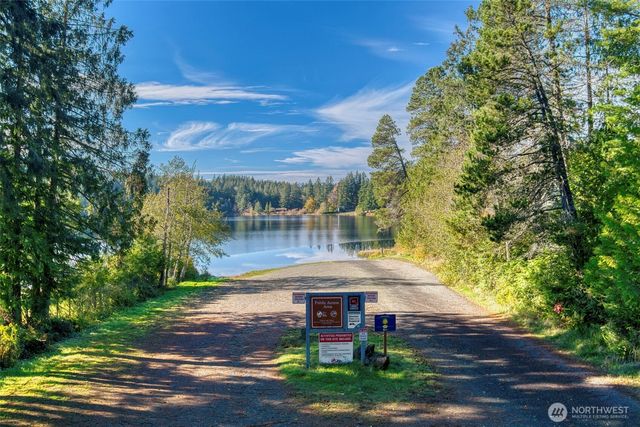 4140 Lakeview Avenue NW, Bremerton, WA 98312