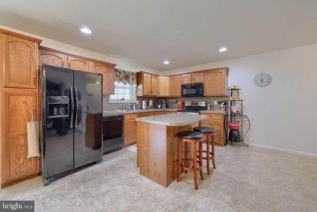 300 NORTHVIEW LN, Quarryville, PA 17566