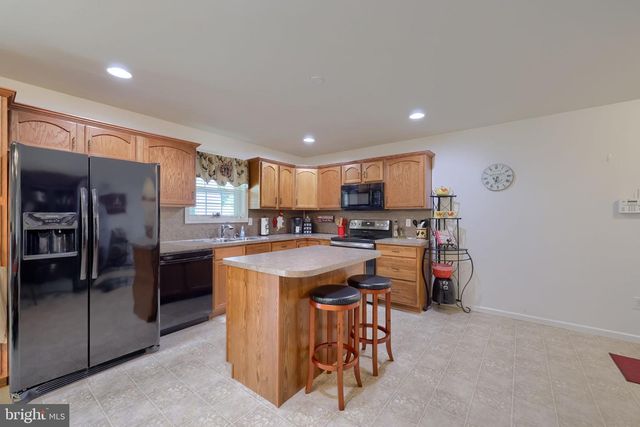 300 NORTHVIEW LN, Quarryville, PA 17566