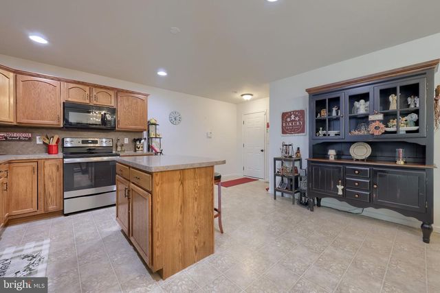 300 NORTHVIEW LN, Quarryville, PA 17566