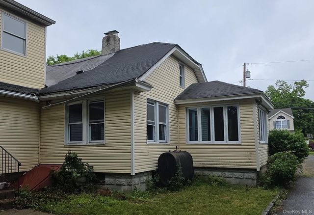 34 N Baldwin Place, Massapequa, NY 11758