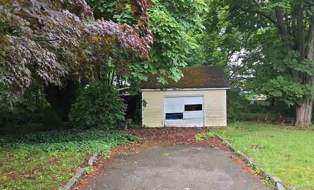 34 N Baldwin Place, Massapequa, NY 11758