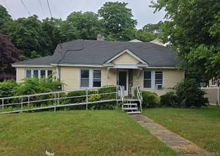 34 N Baldwin Place, Massapequa, NY 11758