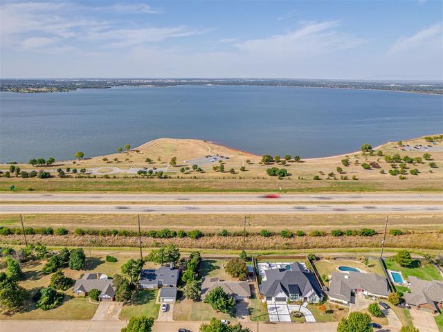 10005 Lakeshore Dr, Oklahoma City, OK 73120