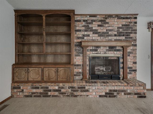 10005 Lakeshore Dr, Oklahoma City, OK 73120