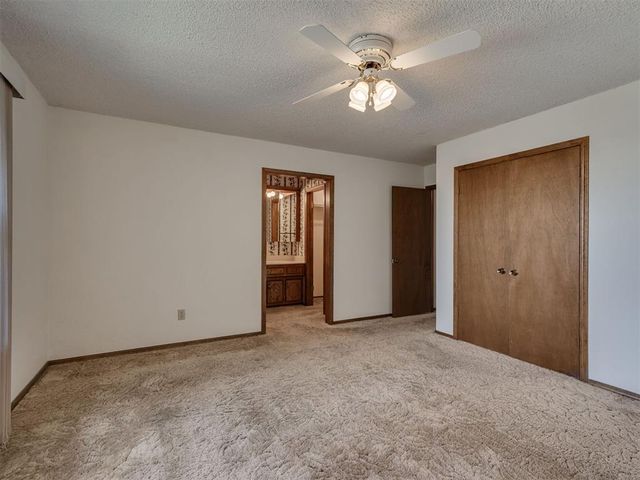 10005 Lakeshore Dr, Oklahoma City, OK 73120