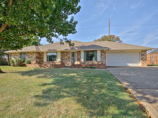 10005 Lakeshore Dr, Oklahoma City, OK 73120