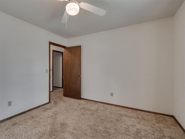 10005 Lakeshore Dr, Oklahoma City, OK 73120