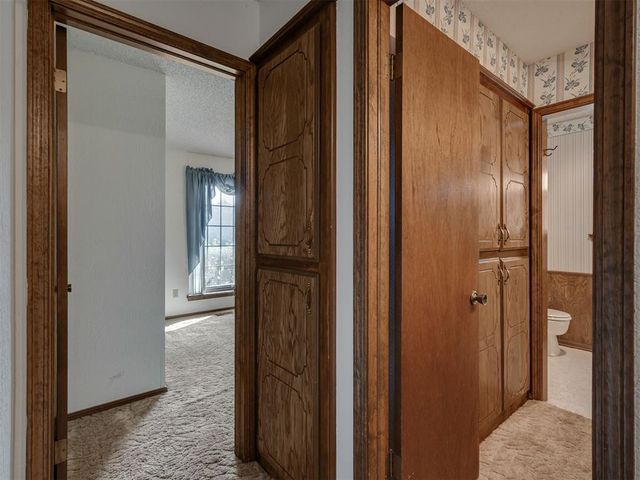 10005 Lakeshore Dr, Oklahoma City, OK 73120