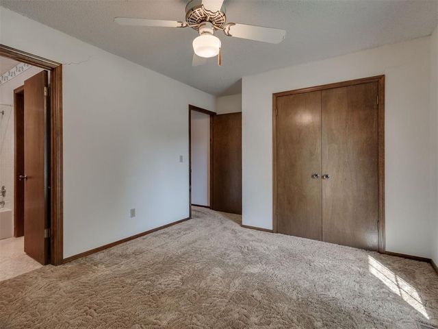 10005 Lakeshore Dr, Oklahoma City, OK 73120