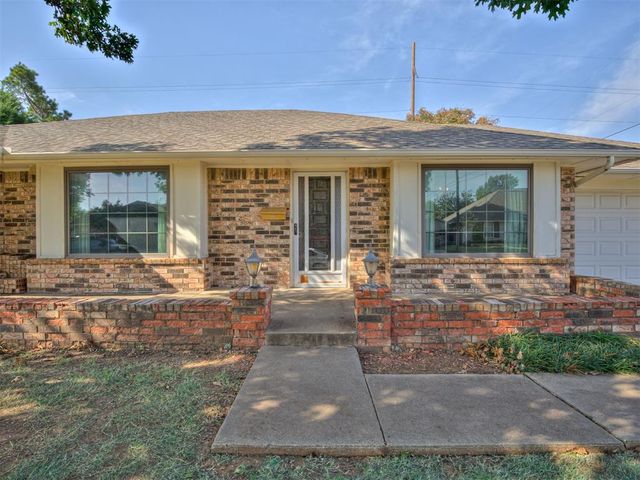 10005 Lakeshore Dr, Oklahoma City, OK 73120
