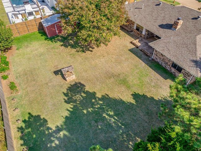 10005 Lakeshore Dr, Oklahoma City, OK 73120