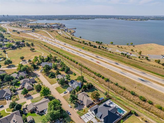 10005 Lakeshore Dr, Oklahoma City, OK 73120