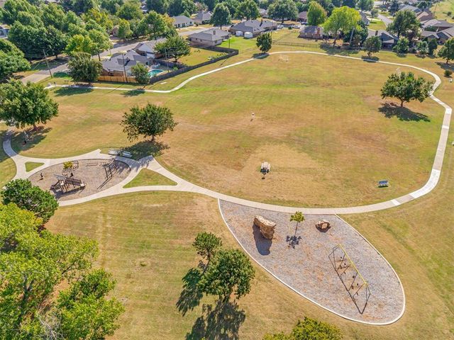 10005 Lakeshore Dr, Oklahoma City, OK 73120