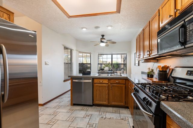 4332 Hillspire Avenue NW, Albuquerque, NM 87120