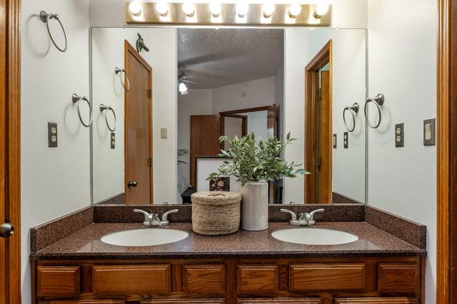 4332 Hillspire Avenue NW, Albuquerque, NM 87120