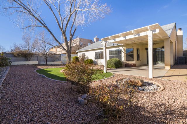 4332 Hillspire Avenue NW, Albuquerque, NM 87120