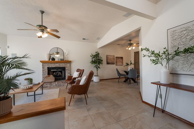 4332 Hillspire Avenue NW, Albuquerque, NM 87120