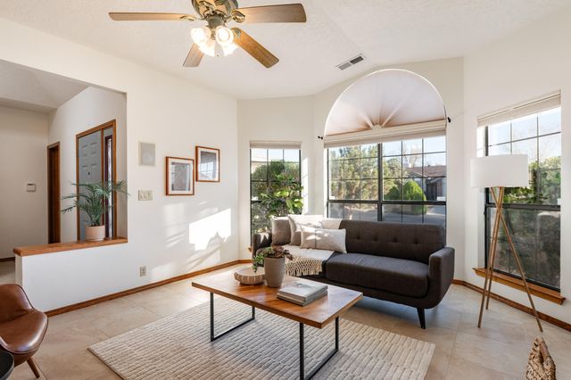 4332 Hillspire Avenue NW, Albuquerque, NM 87120