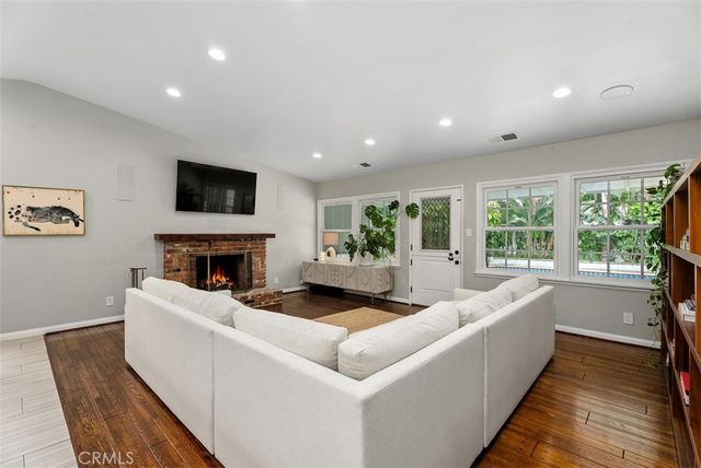 1002 W Santa Clara, Santa Ana, CA 92706