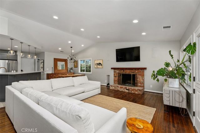 1002 W Santa Clara, Santa Ana, CA 92706