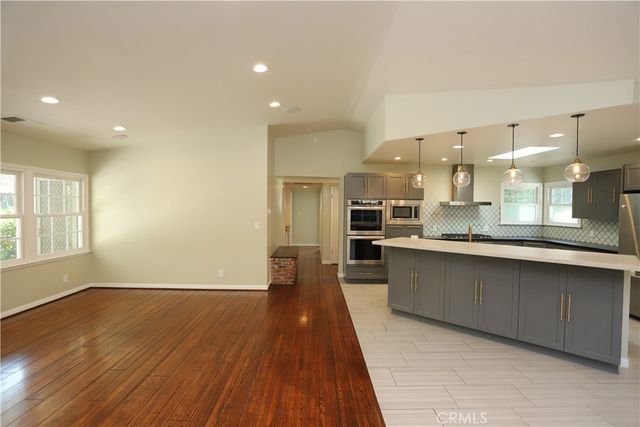 1002 W Santa Clara, Santa Ana, CA 92706