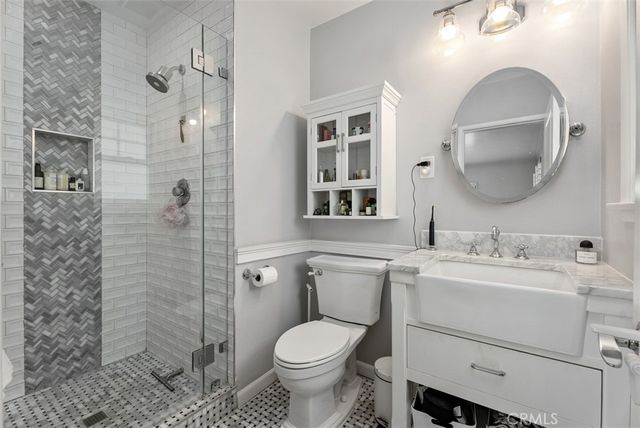 1002 W Santa Clara, Santa Ana, CA 92706
