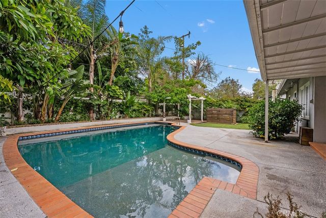 1002 W Santa Clara, Santa Ana, CA 92706