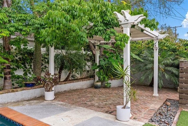 1002 W Santa Clara, Santa Ana, CA 92706