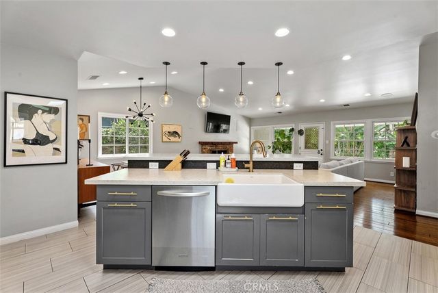 1002 W Santa Clara, Santa Ana, CA 92706