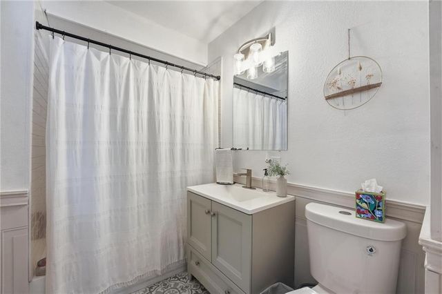 6502 Paseo Boulevard, Kansas City, MO 64131